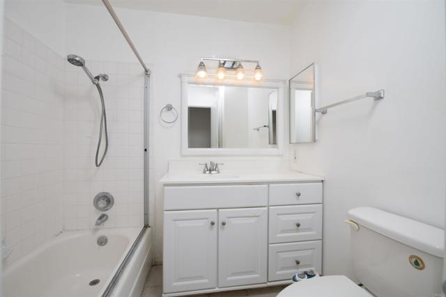 Detail Gallery Image 13 of 31 For 3890 Vista Campana #78,  Oceanside,  CA 92057 - 2 Beds | 1/1 Baths