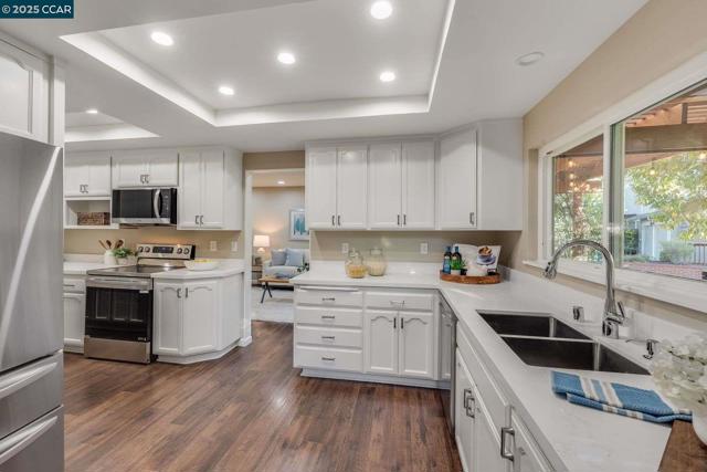 1084 Southdown Court, Walnut Creek CA: https://media.crmls.org/mediaz/3b274796-b246-487f-85b6-06aab58f1049.jpg