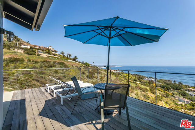 32701 Vista De Los Ondas Street, Malibu CA: https://media.crmls.org/mediaz/3b2809dd-790c-42ca-8a4f-98d5eeb096ef.jpg