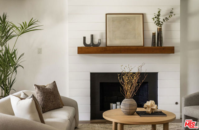 13123 Magnolia Boulevard, Sherman Oaks CA: https://media.crmls.org/mediaz/3b28633c-a7a7-4ce5-8898-0467b2b01b7d.jpg