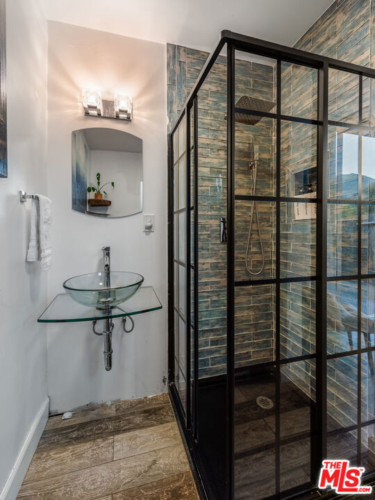 272 N Topanga Canyon Boulevard, Topanga CA: https://media.crmls.org/mediaz/3b28cc00-bb5f-46ec-9ee6-1e858fedad6a.jpg