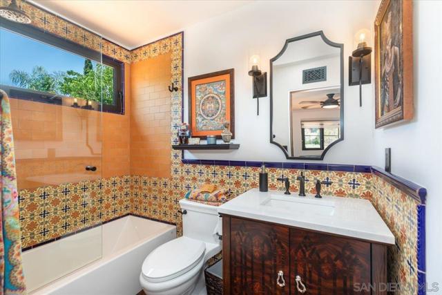 2103 Sunnyside Ave, El Cajon CA: https://media.crmls.org/mediaz/3b292a20-d4e8-4445-967d-032ed1287495.jpg