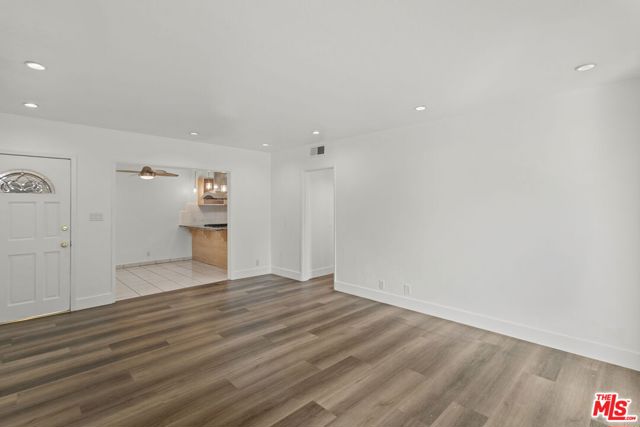 530 Evergreen Street, Inglewood CA: https://media.crmls.org/mediaz/3b2943aa-3179-46af-9c68-856fdcfe99f5.jpg