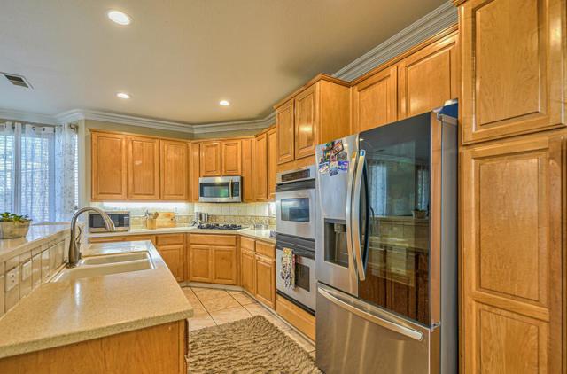Image 13 of 35 For 9740 Linnet Court
