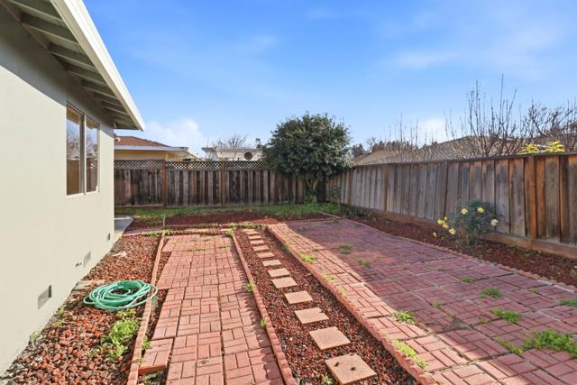2657 Bon Bon Drive, San Jose CA: https://media.crmls.org/mediaz/3b2a324f-de3a-481b-873d-411d39901b9f.jpg