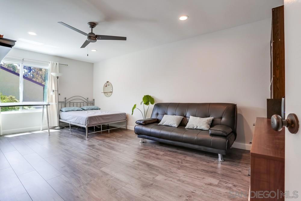 MLS #250025290SD img 25