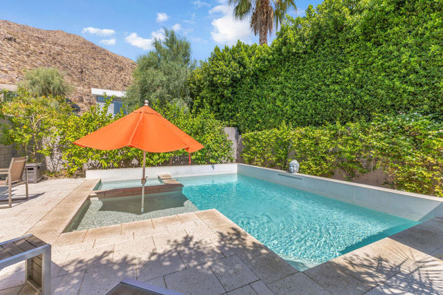 350 Goleta Way, Palm Springs CA: https://media.crmls.org/mediaz/3b2b2f7f-7652-4401-8dd9-23768efebb38.jpg