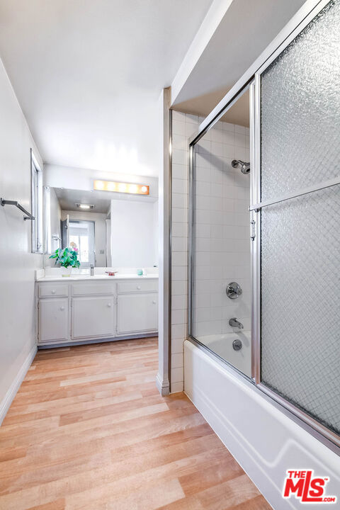 4331 W Sarah Street, Burbank CA: https://media.crmls.org/mediaz/3b2bbf15-2cc1-4787-a066-4ab188d98120.jpg