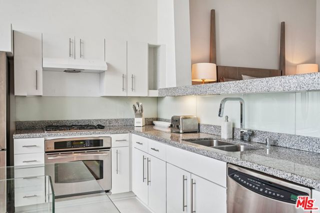 1100 Wilshire Boulevard, Los Angeles CA: https://media.crmls.org/mediaz/3b2e273b-5095-44a5-b9dd-d113dcbef69f.jpg