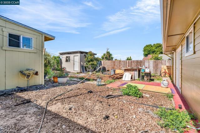612 Thomas Dr, Richmond CA: https://media.crmls.org/mediaz/3b2ea3d9-fa9f-4816-9bfd-3ddfb775e48d.jpg