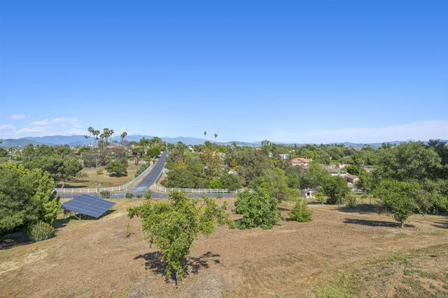 Detail Gallery Image 12 of 53 For 3016 Alta Vista Dr, Fallbrook,  CA 92028 - 3 Beds | 3/1 Baths