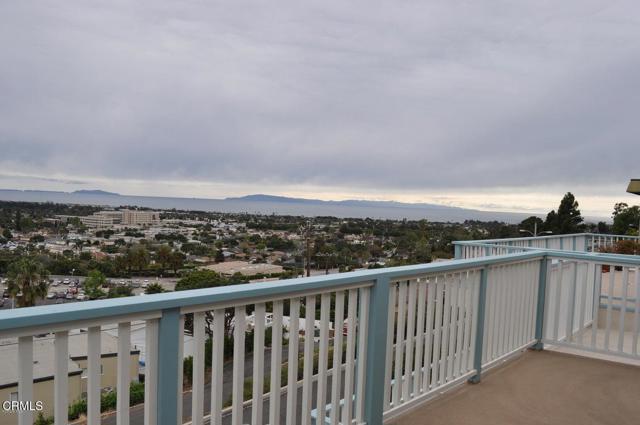 Detail Gallery Image 15 of 18 For 3309 Hilltop Dr, Ventura,  CA 93003 - 3 Beds | 2 Baths