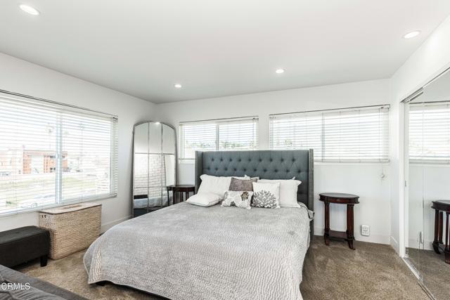 2516 Roosevelt Boulevard, Oxnard CA: https://media.crmls.org/mediaz/3b2f936e-3770-4c17-8f00-342a539b91d6.jpg