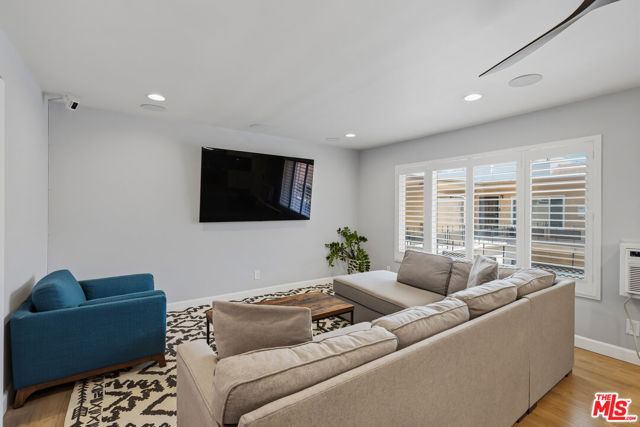 2 Bed Home for Sale in Los Angeles, California