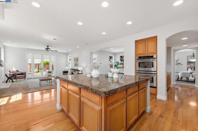 5640 Carnegie Way, Livermore CA: https://media.crmls.org/mediaz/3b2fd027-f4fe-4693-915a-29ce46c39784.jpg