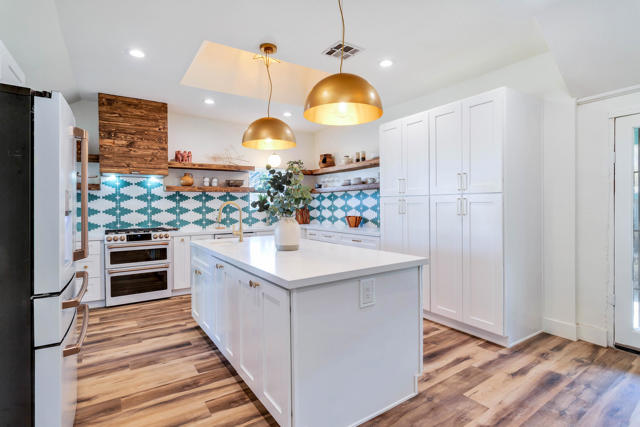 59800 Onaga Trail, Joshua Tree CA: https://media.crmls.org/mediaz/3b2fd0cd-c2fe-4bf6-b341-35233c9d65fa.jpg