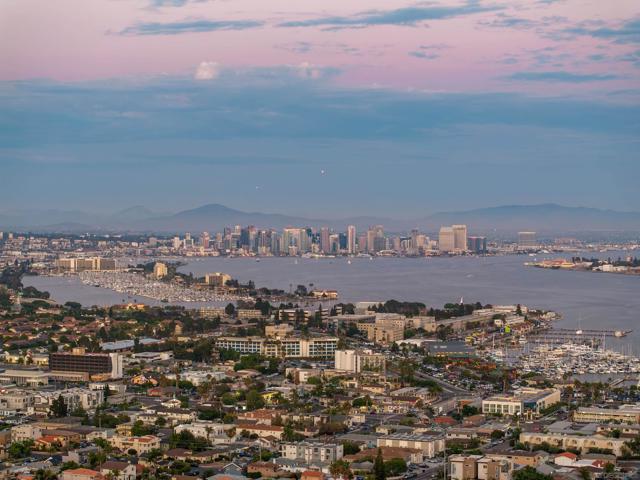 3603 Carleton St, San Diego CA: https://media.crmls.org/mediaz/3b308831-0525-4f7d-a917-9aa2e775bf63.jpg
