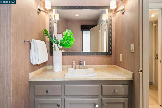 225 Vagabond Ct, Alamo CA: https://media.crmls.org/mediaz/3b309baa-5011-4a31-a5cb-34a33f11bd94.jpg