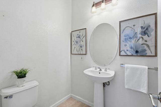 2405 Summerlin Drive, Modesto CA: https://media.crmls.org/mediaz/3b317959-7760-4401-9a25-764dc6cb62af.jpg