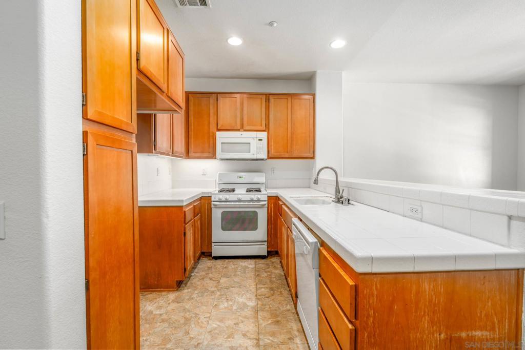 MLS #250043426SD image #2