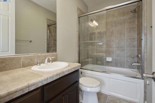 3272 Ashbourne Cir, San Ramon CA: https://media.crmls.org/mediaz/3b31cf82-ae47-4502-a90a-979221660a6d.jpg