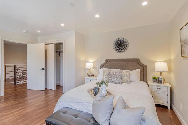 3119 Oak Knoll Drive, Redwood City CA: https://media.crmls.org/mediaz/3b31d35c-e4d6-478b-b7c8-de874d9d8f93.jpg