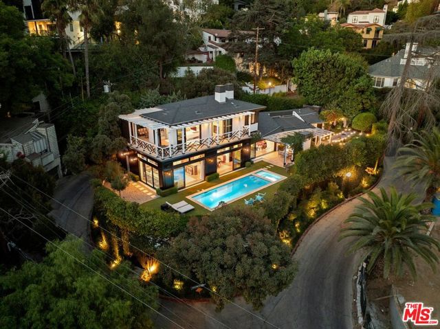 1640 N Kings Road, Los Angeles CA: https://media.crmls.org/mediaz/3b322da7-a401-4707-b724-62725963b351.jpg