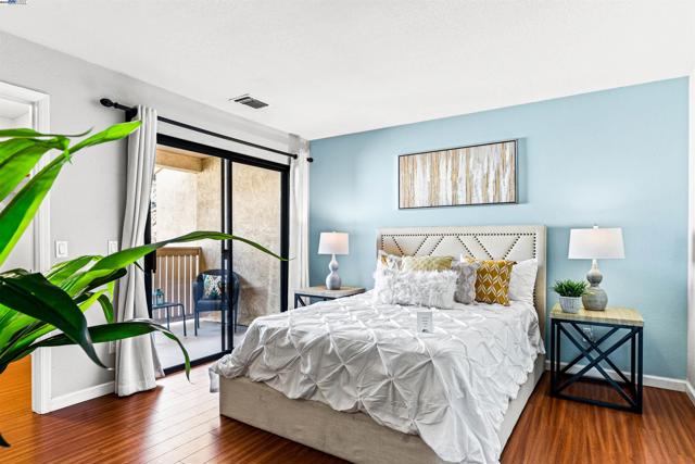 129 Ray St, Pleasanton CA: https://media.crmls.org/mediaz/3b3268e2-f3b1-4717-ae1f-c465e6afc6ff.jpg