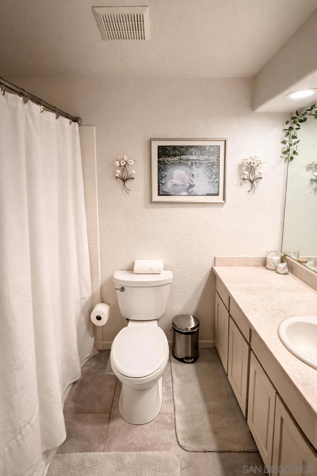 https://media.crmls.org/mediaz/3b3285a8-6e61-4501-b0d1-6cfcfb87fc20.jpg?preset=X-Large