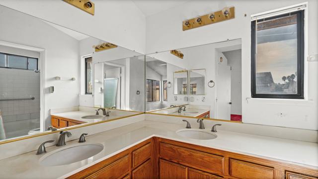 1534 Heirloom Ave, Perris CA: https://media.crmls.org/mediaz/3b32cc3f-d219-4ea3-abff-f64e71934307.jpg