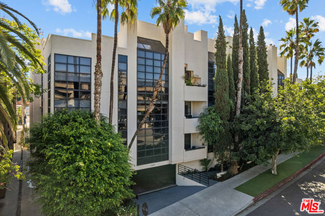 11636 Montana Avenue, Los Angeles, CA 90049