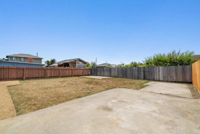 129 Santa Clara, Watsonville CA: https://media.crmls.org/mediaz/3b36266f-c93d-4154-97f3-d73fdf4399cf.jpg