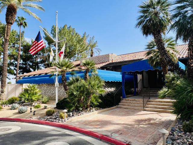 165 Lake Shore Drive, Rancho Mirage CA: https://media.crmls.org/mediaz/3b364b9f-ec91-4612-a93f-e434220981e6.jpg