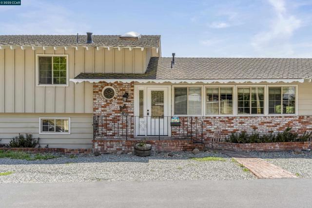 6180 HILLSIDE DRIVE, El Sobrante CA: https://media.crmls.org/mediaz/3b371855-1f4f-43f2-a41d-bc5d4e690fc2.jpg
