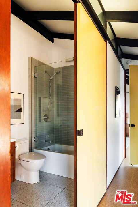 2050 La Fremontia Street, South Pasadena CA: https://media.crmls.org/mediaz/3b37e26f-3053-4cf0-9910-7c937f3efbd0.jpg