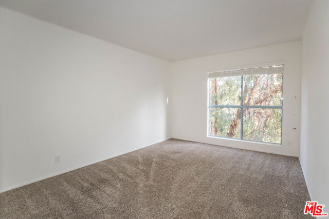 410 S Barrington Avenue, Los Angeles CA: https://media.crmls.org/mediaz/3b38a94c-279f-433f-95ae-805cd7933d31.jpg