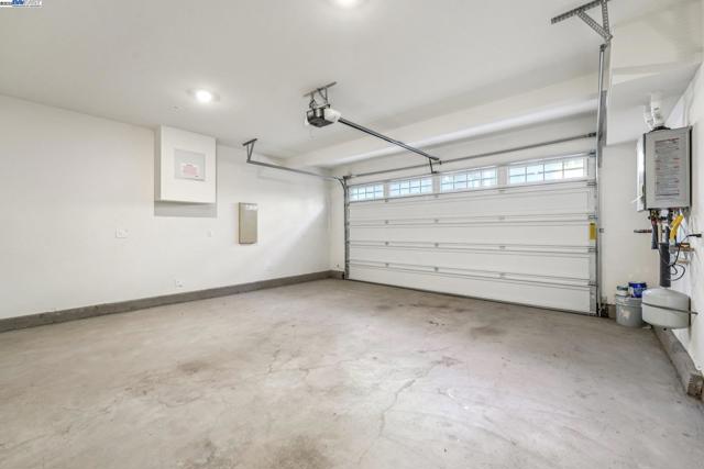 37898 Seafarer Road, Newark CA: https://media.crmls.org/mediaz/3b38f815-6482-4dbf-8b3d-3bc656ee18dc.jpg
