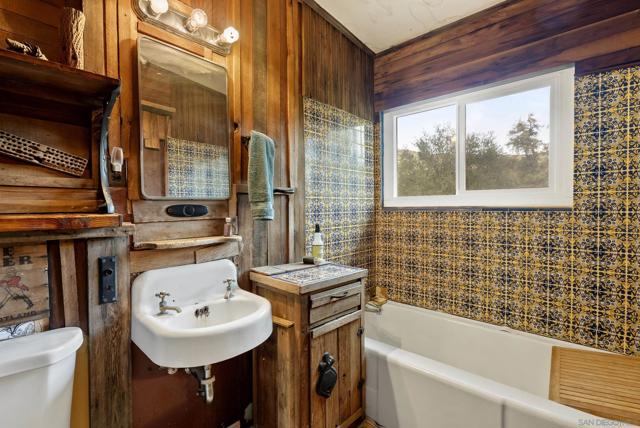 26742 San Felipe Rd, Warner Springs CA: https://media.crmls.org/mediaz/3b39a6ee-798e-4284-bd42-c57b0b9cef2c.jpg