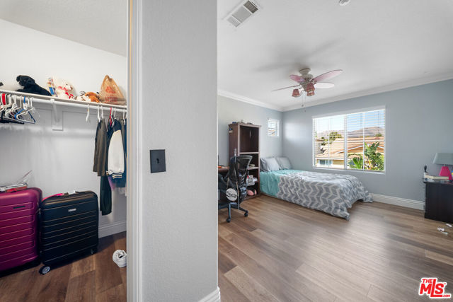 11501 Trailrun Court, Riverside CA: https://media.crmls.org/mediaz/3b3b4ffb-6682-4a23-9833-f49672a05100.jpg