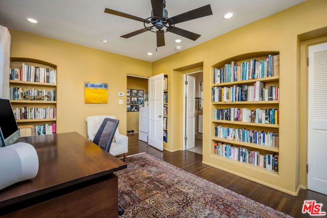 500 N Las Palmas Avenue, Los Angeles CA: https://media.crmls.org/mediaz/3b3b6cf8-5216-4a61-a9d1-4613e6d5625a.jpg