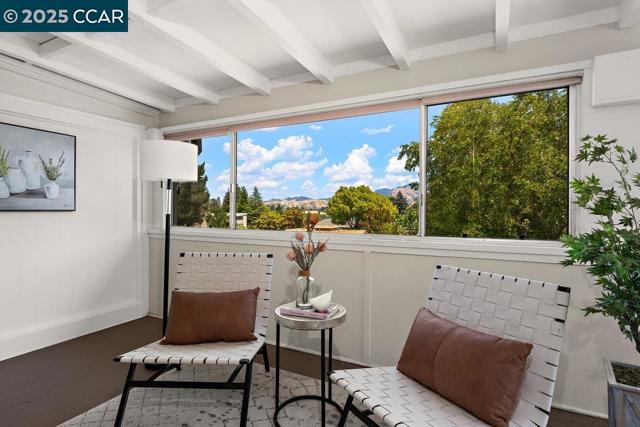 2200 Pine Knoll Dr, Walnut Creek CA: https://media.crmls.org/mediaz/3b3be47e-e468-4005-8457-43753434309a.jpg