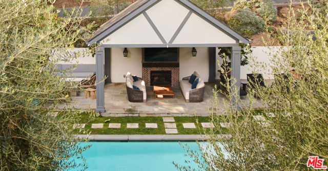 2501 N Vermont Avenue, Los Angeles CA: https://media.crmls.org/mediaz/3b3c3e7f-98bd-4aaf-931a-70fc733bb0b9.jpg