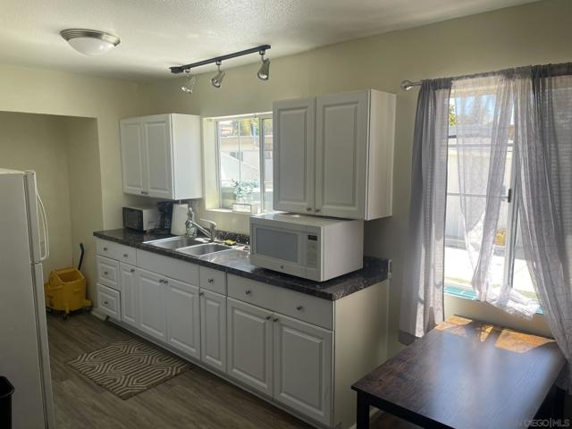 732 California Ave., Vista, California 92083, ,Multi-Family,For Sale,California Ave.,250032567SD