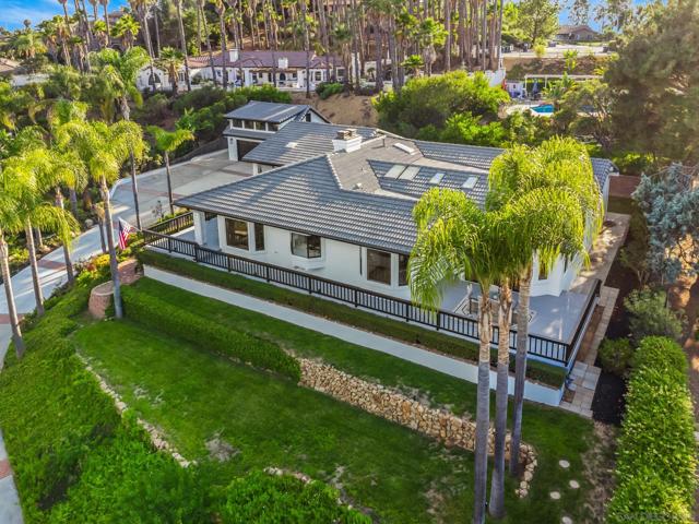 1677 S Hill Ave, Fallbrook CA: https://media.crmls.org/mediaz/3b3d38a3-199b-45cc-a556-8ae288e9479b.jpg