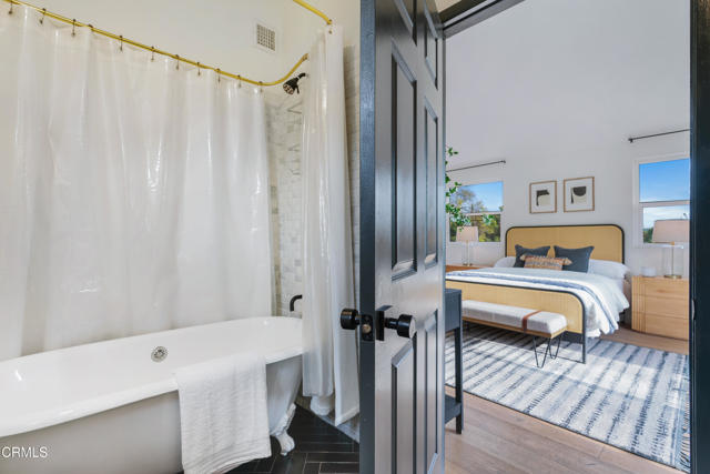 1813 N Avenue 55, Los Angeles CA: https://media.crmls.org/mediaz/3b3d3ac1-7024-4d36-89b4-91e6b0635879.jpg