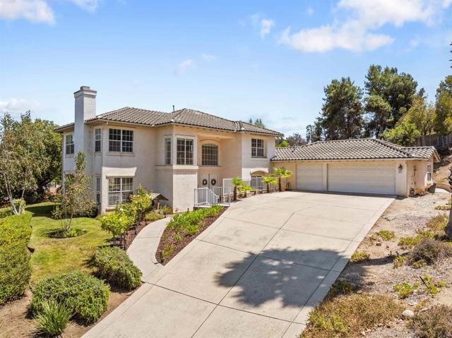 Detail Gallery Image 1 of 67 For 1957 Cresthaven Dr, Vista,  CA 92084 - 4 Beds | 3 Baths