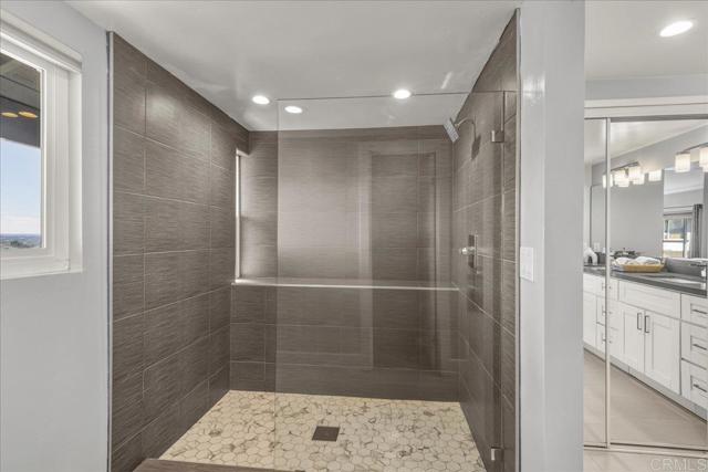 Detail Gallery Image 21 of 38 For 7310 Esfera St, Carlsbad,  CA 92009 - 4 Beds | 3 Baths