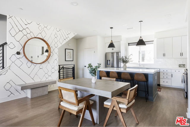 1417 N Lincoln Lane, Los Angeles CA: https://media.crmls.org/mediaz/3b3e691e-8dc5-46df-a179-4947c5bf19bc.jpg