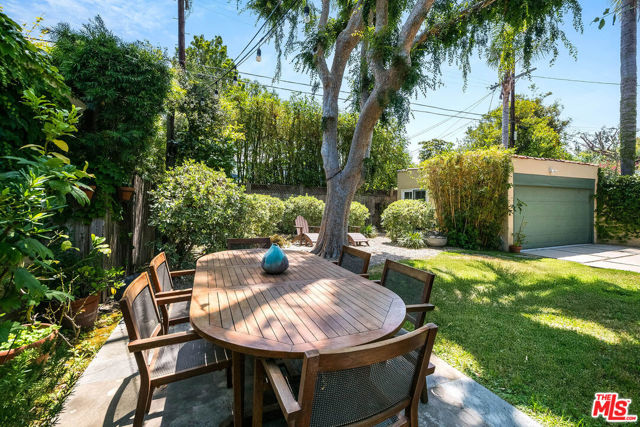 4150 Elmer Avenue, Studio City CA: https://media.crmls.org/mediaz/3b3e6993-5dbf-4f8d-a18b-b7e23068eff0.jpg