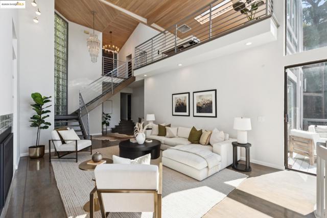 2861 Chelsea Drive, Oakland CA: https://media.crmls.org/mediaz/3b3edb6a-81c1-413c-a58c-b1fe275a534f.jpg